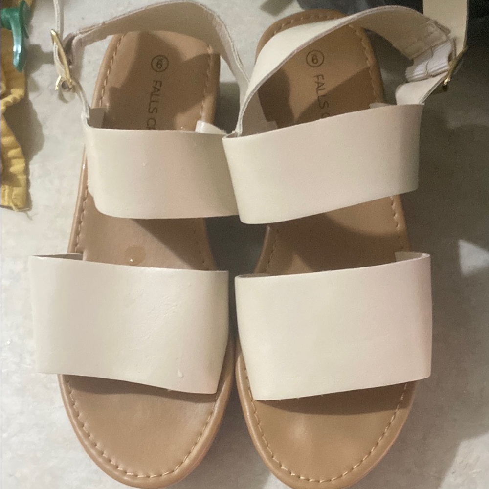 Falls Creek Women's Cream Sandals